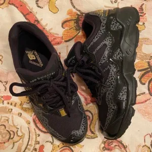 New Balance retro animal print chunky lace up sneakers  black running shoes