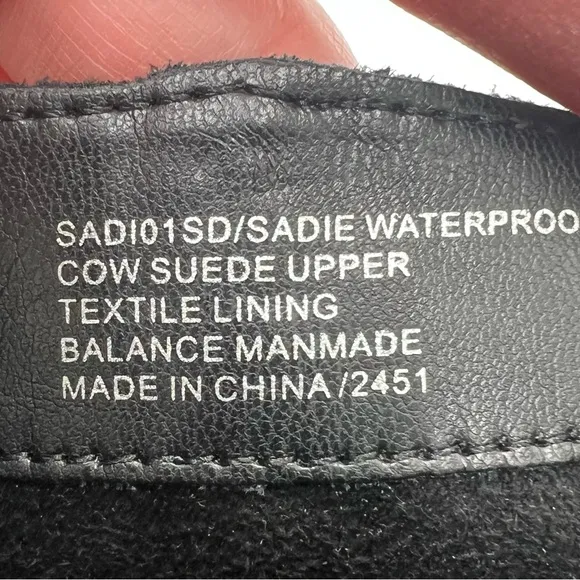 New Blondo Sadie waterproof 3” block heels. 9.5” high‎ black boots. Size 11.
