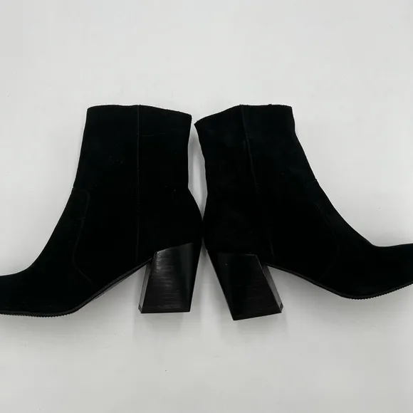 New Blondo Sadie waterproof 3” block heels. 9.5” high‎ black boots. Size 11.