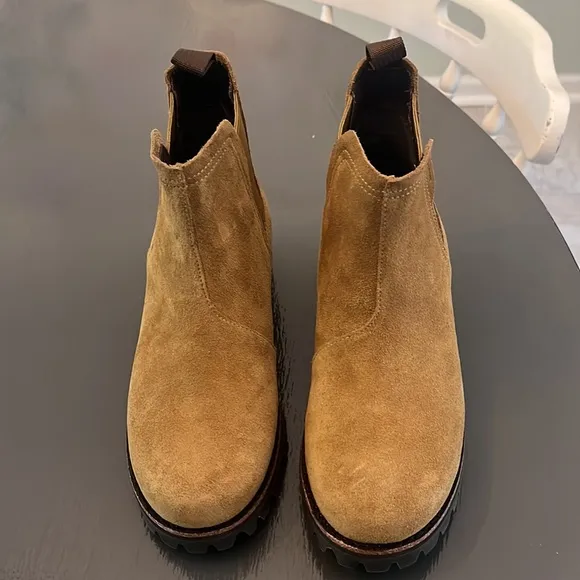 NEW Chaco Fields Chelsea waterproof boots