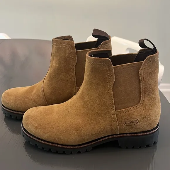 NEW Chaco Fields Chelsea waterproof boots