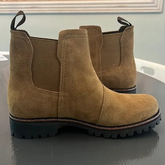 NEW Chaco Fields Chelsea waterproof boots