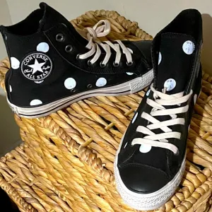 New Converse All Star Chuck Taylor Hi-top Black White Polka Dot sneakers