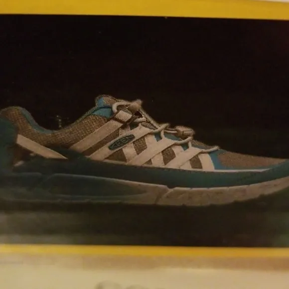 New in box keen  Asheville 1017074 w new in box