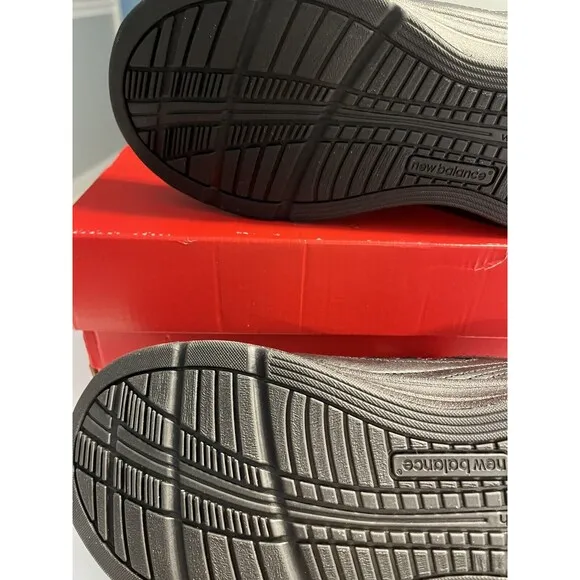 New in Box - New Balance 577 DSL-2 Wide 2E Walking Shoes Black MW577VK Men’s 8