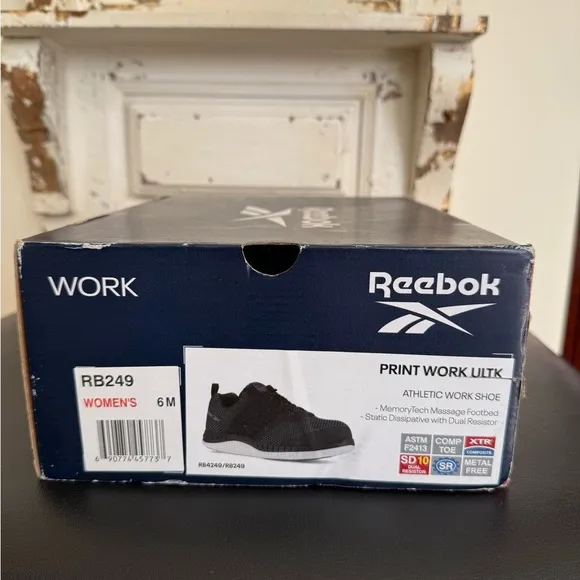 New in box Reebok black work tennis shoes size 6