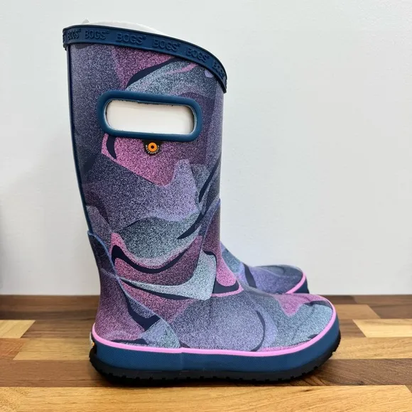 New in the box Bog Kids Youth Sz 2 Rain Barn Muck Boots indigo waterproof