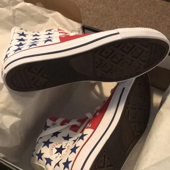 NEW JUNIOR USA CLASSIC CHUCKS