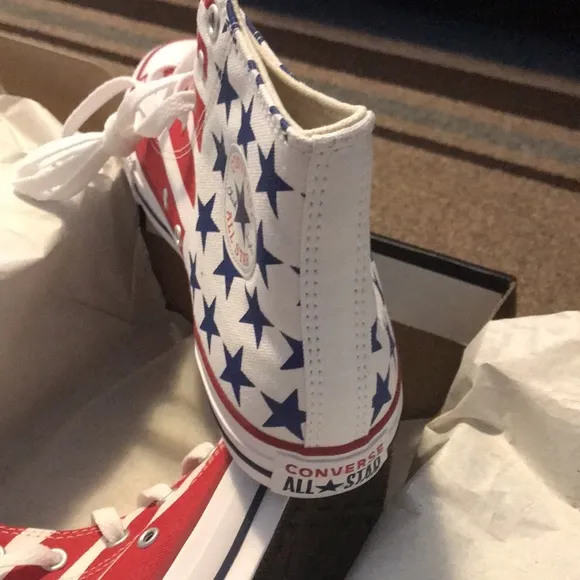 NEW JUNIOR USA CLASSIC CHUCKS