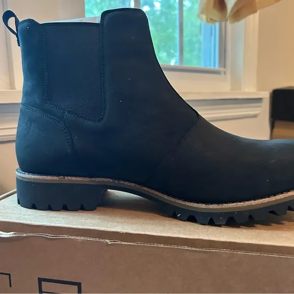 NEW Men’s Chaco Waterproof Chelsea Black Boots (11)