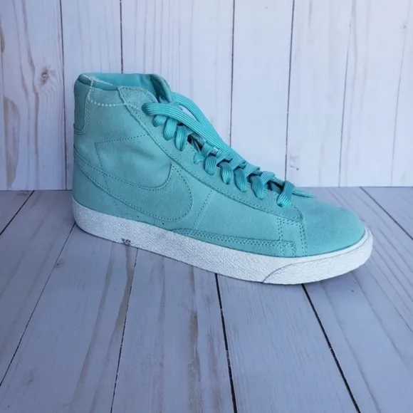 NEW Nike Boys High Top Sneakers Teal 6Y, 6.5Y