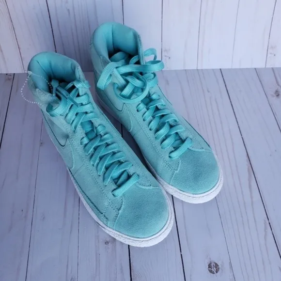 NEW Nike Boys High Top Sneakers Teal 6Y, 6.5Y