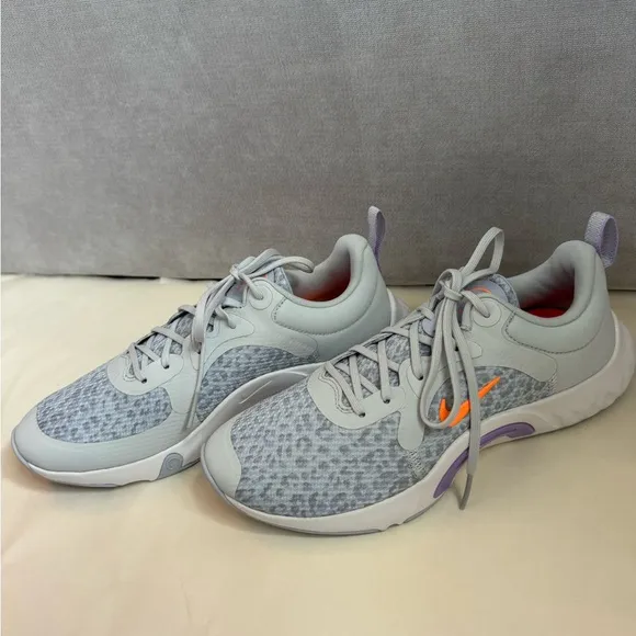 NEW Nike Renew In-Season TR11 Trainer RunningSneakers NWT Pure Platinum Atomic…