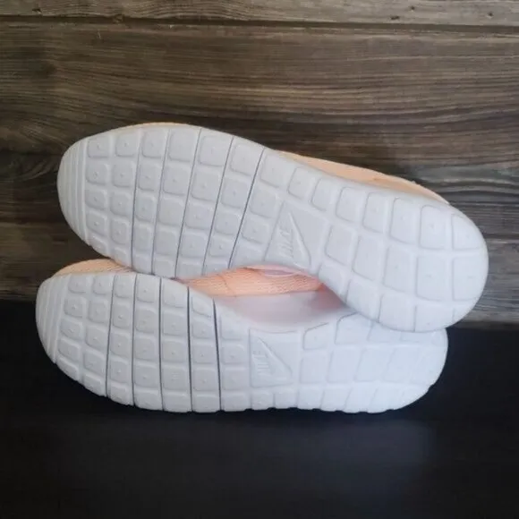 New Nike Roshe Peach White Sneakers Everyday Walking Comfy Casual Shoes NWT