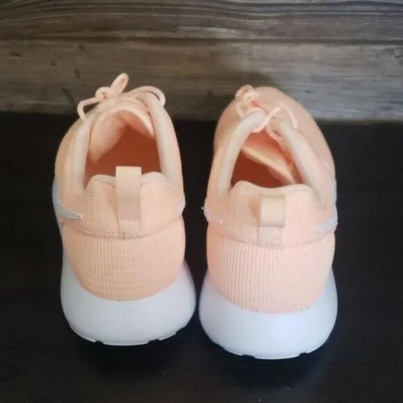 New Nike Roshe Peach White Sneakers Everyday Walking Comfy Casual Shoes NWT