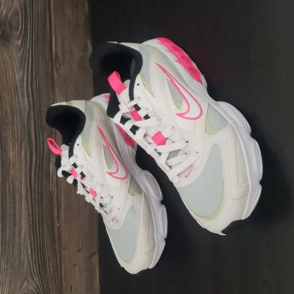 New Nike Zoom Air Fire White Neon Pink Chunky Heel Sneakers