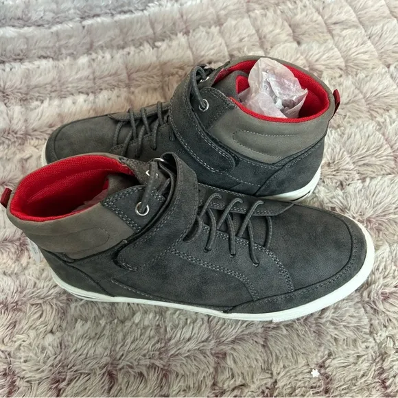 New Sonoma High Top Boy Sneakers Size 4