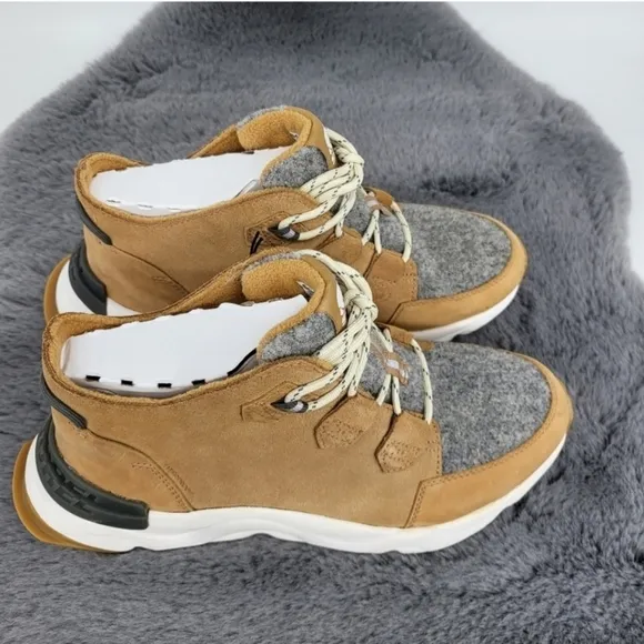 New Sorel Kinetic Caribou WP Women's Shoes Sz 9.5