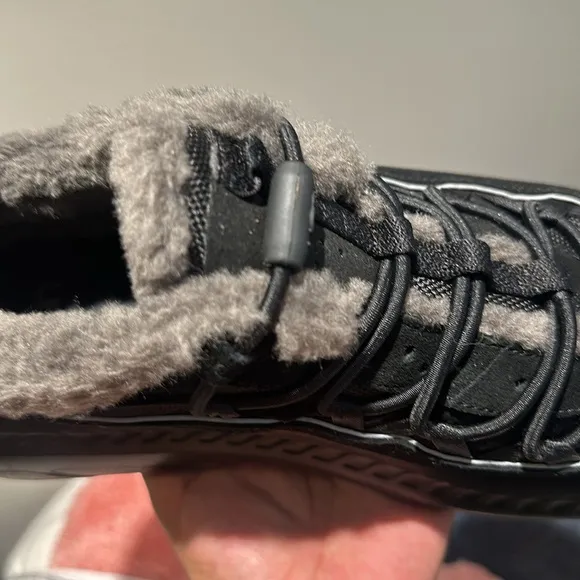 🥷🏿🥷🏿🥷🏿NEW Ugg MensCA805 V2 Remix Heritage Black Sneakers Shoes! No box!