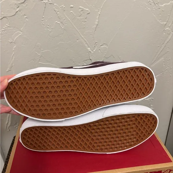 NEW Vans Men's Size 11 Sk8-Hi Suede Wine Tasting