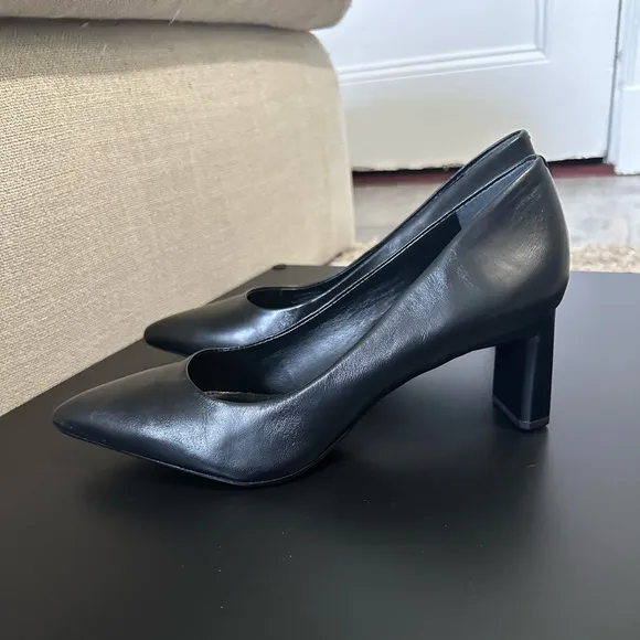 NEW Vince Camuto Tritellia Black Leather Pointy Work Pumps Women’s Heels 8.5