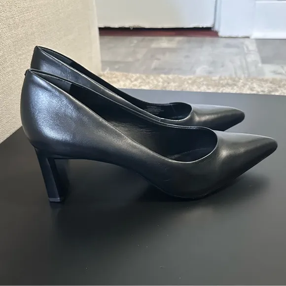 NEW Vince Camuto Tritellia Black Leather Pointy Work Pumps Women’s Heels 8.5