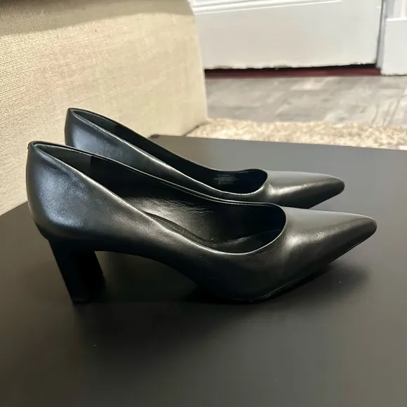 NEW Vince Camuto Tritellia Black Leather Pointy Work Pumps Women’s Heels 8.5