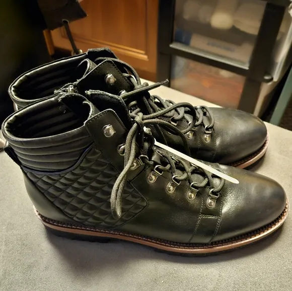 New without box Blondo Helen Waterproof Boots