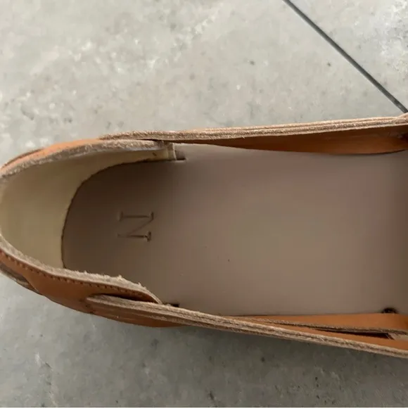 NEW Women's Huarache Sandal Almond tan neutral 6