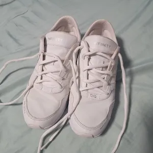 NFINITY Women's White Sneakers