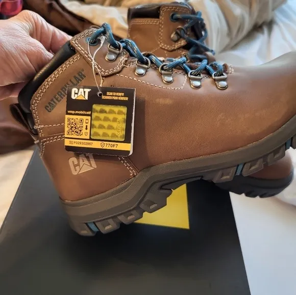 NIB Caterpillar Mae St 7.5 women's med steel toe boot NEW NEVER WORN