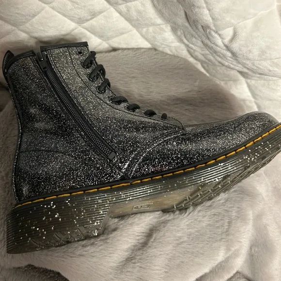 NIB Dr. Martens Black Glitter Combat Boots Girls Womens size