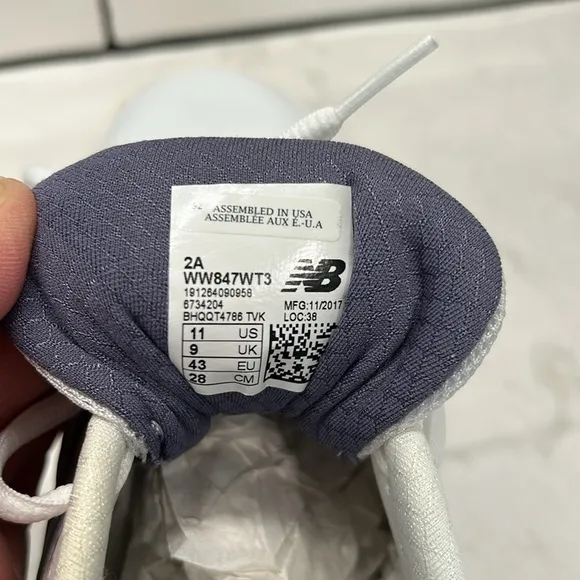 NIB New Balance 847 V3 | White &amp; Grey Walking Shoes Sneakers