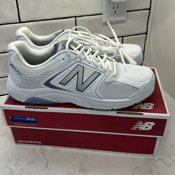 NIB New Balance 847 V3 | White &amp; Grey Walking Shoes Sneakers