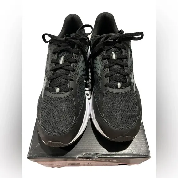 NIB Saucony Men’s Cohesion 17 Black Athletic Shoes in size 11