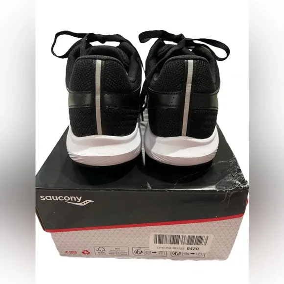 NIB Saucony Men’s Cohesion 17 Black Athletic Shoes in size 11