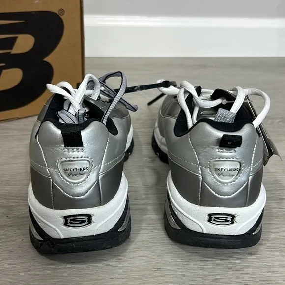 nib // Sketchers women’s steel toe work shoes electrical hazard heavy duty