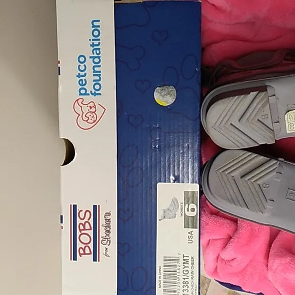 NIB Women's BOBS by Skechers waterproof 🐈cat boots size 6