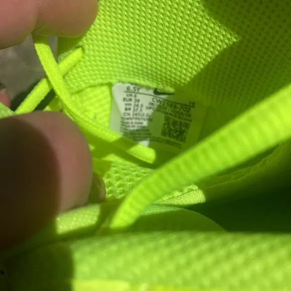 Nike Air Foamposite Pro Premium LE Mid Volt