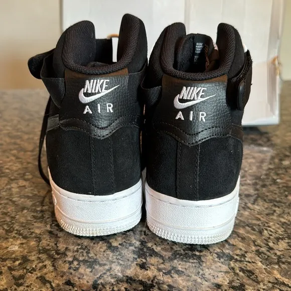 Nike Air Force 1 ‘07 High top Black Sneakers EUC 10.5