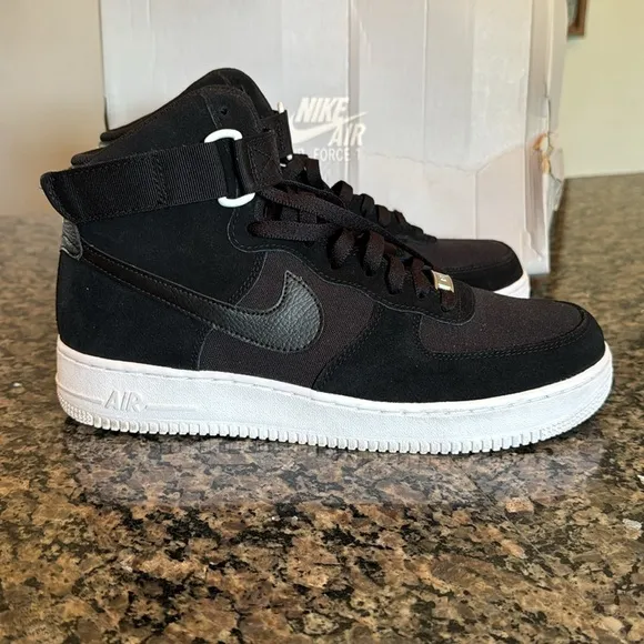 Nike Air Force 1 ‘07 High top Black Sneakers EUC 10.5