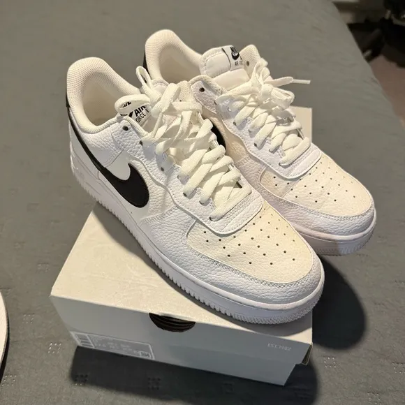 Nike Air Force 1 ‘07 Men’s White / Black AF1 Sneakers