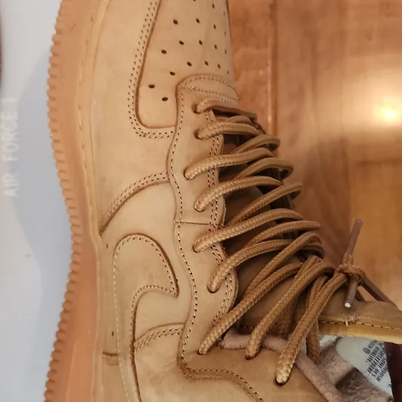 Nike Air Force 1 High size 6.5 Youth Women size 7.5 to 8