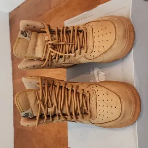 Nike Air Force 1 High size 6.5 Youth Women size 7.5 to 8