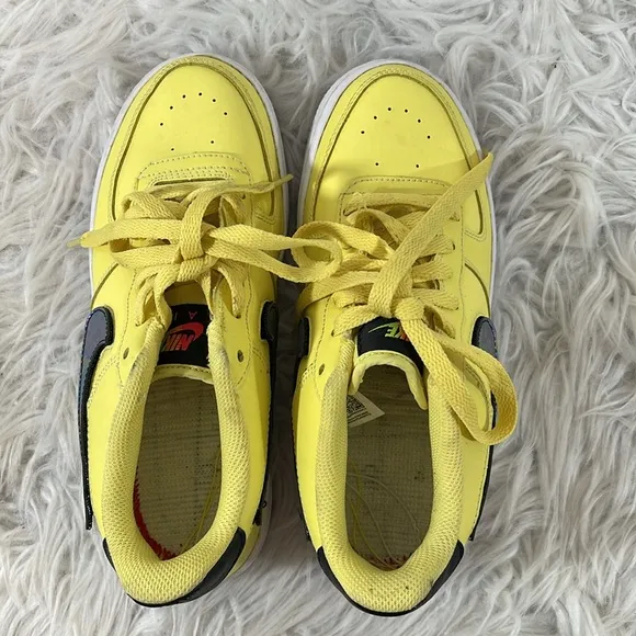 NIKE Air Force 1 Low Shoes Yellow Purse Removable Swoosh‎ Black Size 4.5Y Youth