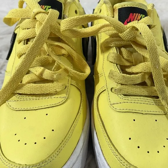 NIKE Air Force 1 Low Shoes Yellow Purse Removable Swoosh‎ Black Size 4.5Y Youth