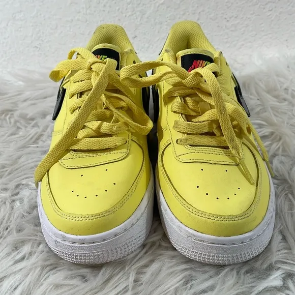 NIKE Air Force 1 Low Shoes Yellow Purse Removable Swoosh‎ Black Size 4.5Y Youth