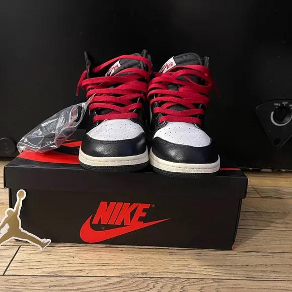 Nike Air Jordan 1 High OG Sneakers - Red, Black, White
