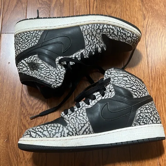 Nike Air Jordan 1 Retro High GS PRM Black Elephant Size 7Y Sneakers 838850-013