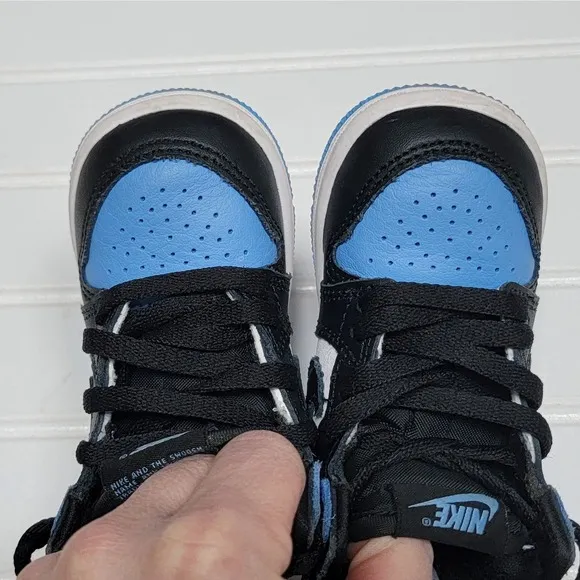 Nike Air Jordan 1 Retro High OG UNC Toe (TD) Sneakers